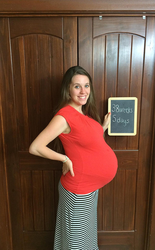 pregnant duggar jill bump biggest dillard week date due coming she why weeks days showcases enjoys vacation texas before hits